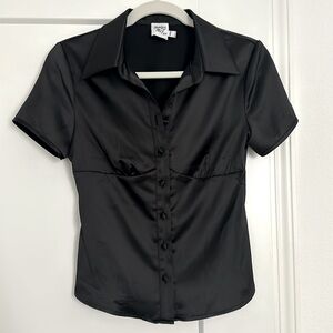 Princess Polly BESSIE TOP BLACK slim fitting, satin button down top, size 4.